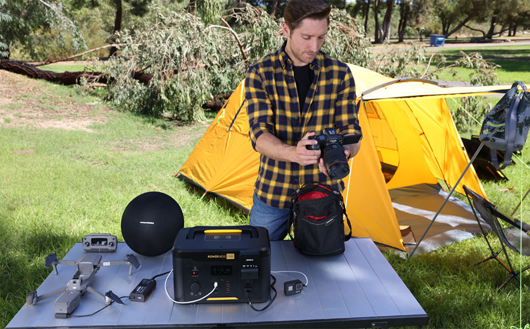 Hiker U1000 providing power to cameras